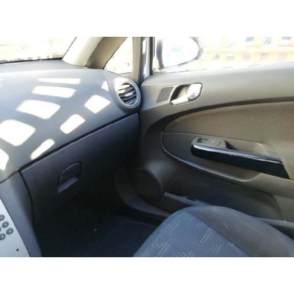 opel corsa d del año 2006