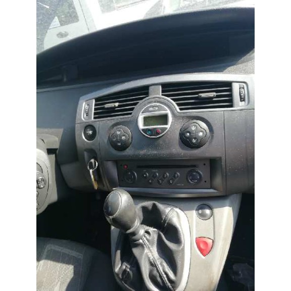 renault grand scenic del año 2005