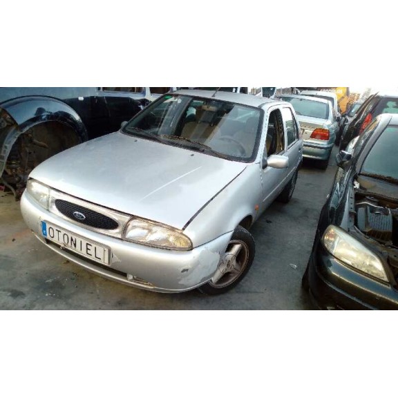 ford fiesta berlina del año 1998