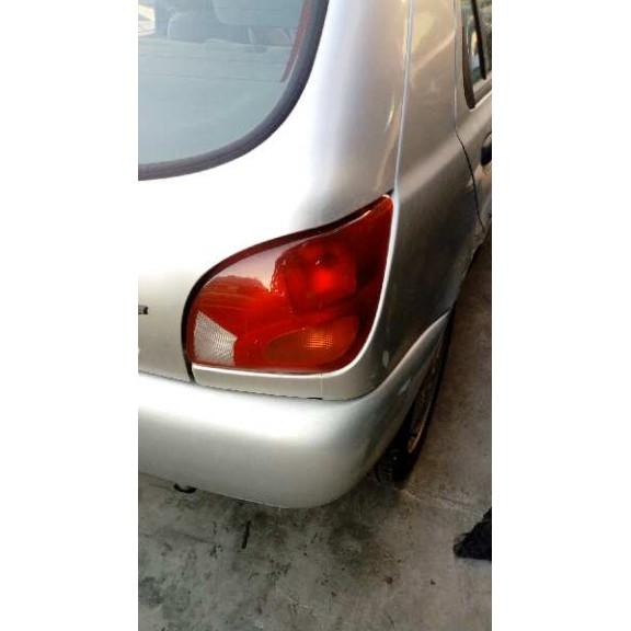 ford fiesta berlina del año 1998