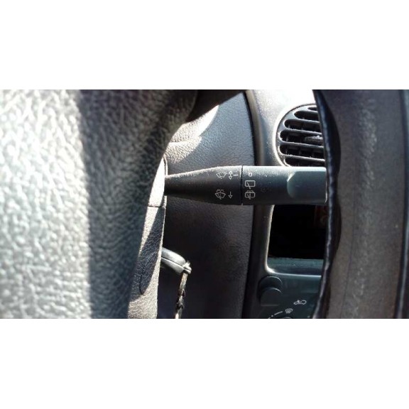 peugeot 206 berlina del año 1999