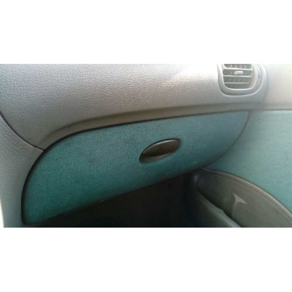 peugeot 206 berlina del año 1999