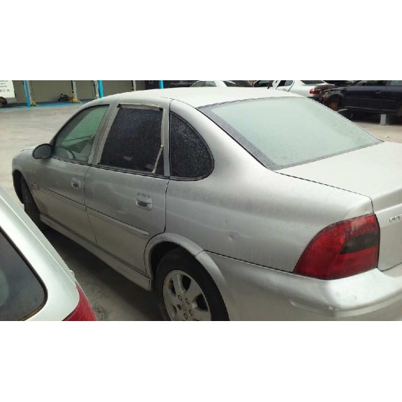 opel vectra b berlina del año 2001