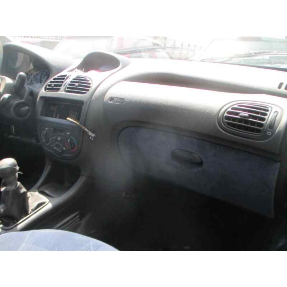 peugeot 206 berlina del año 2002