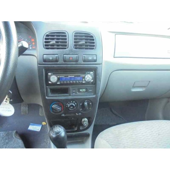 kia rio del año 2001
