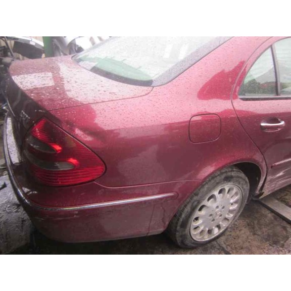 mercedes-benz clase e (w211) berlina del año 2004