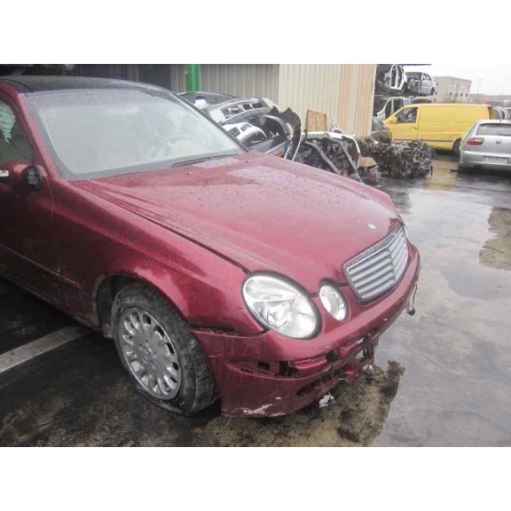 mercedes-benz clase e (w211) berlina del año 2004