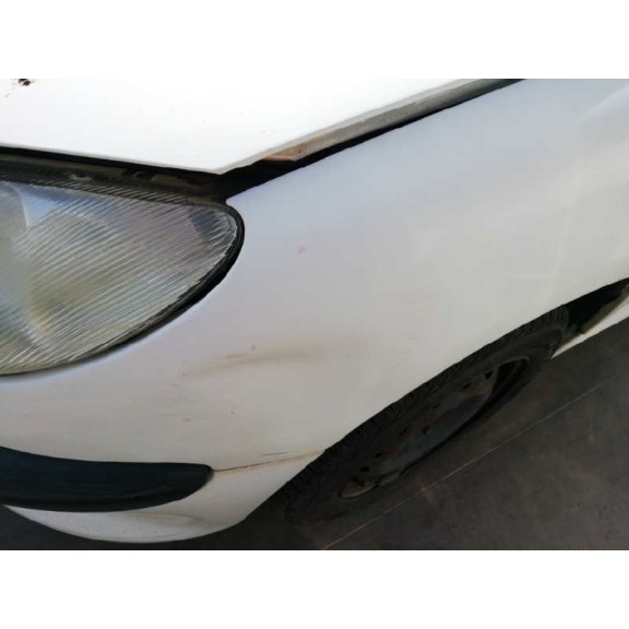 peugeot 206 berlina del año 2002