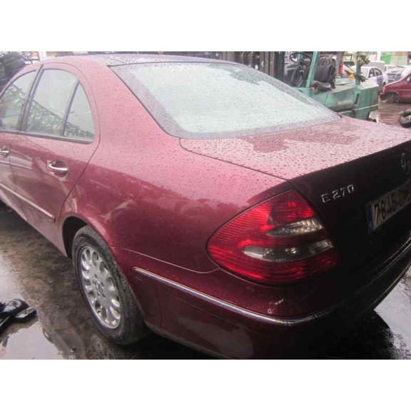 mercedes-benz clase e (w211) berlina del año 2004