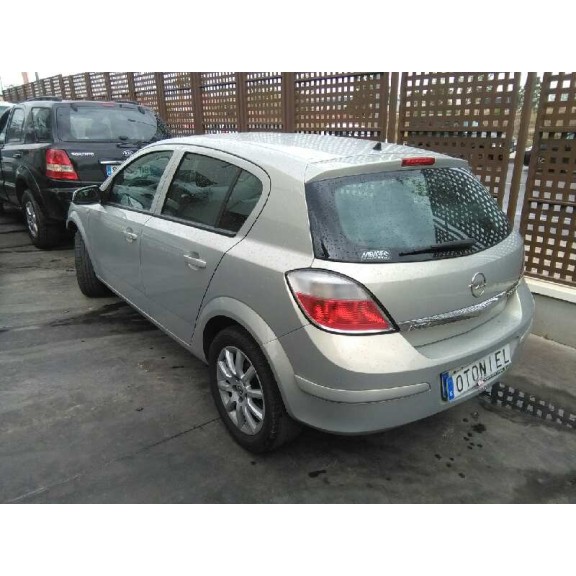 opel astra h berlina del año 2005