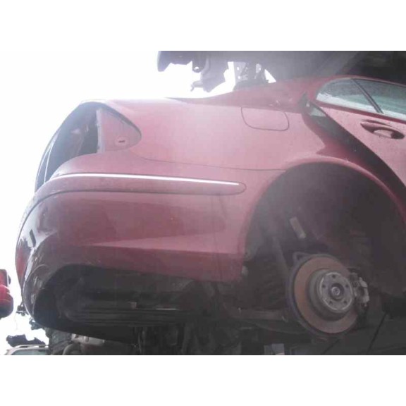 mercedes-benz clase e (w211) berlina del año 2004