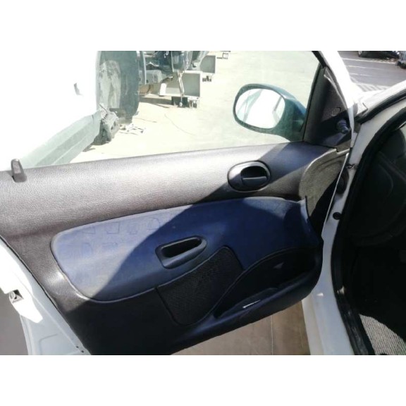 peugeot 206 berlina del año 2002