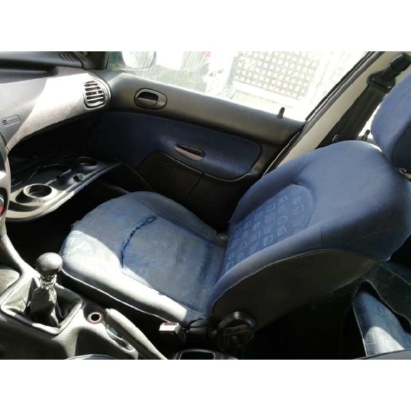 peugeot 206 berlina del año 2002