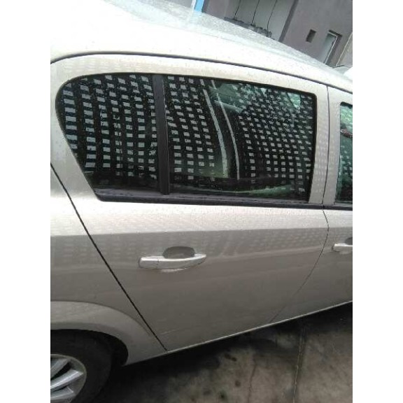 opel astra h berlina del año 2005