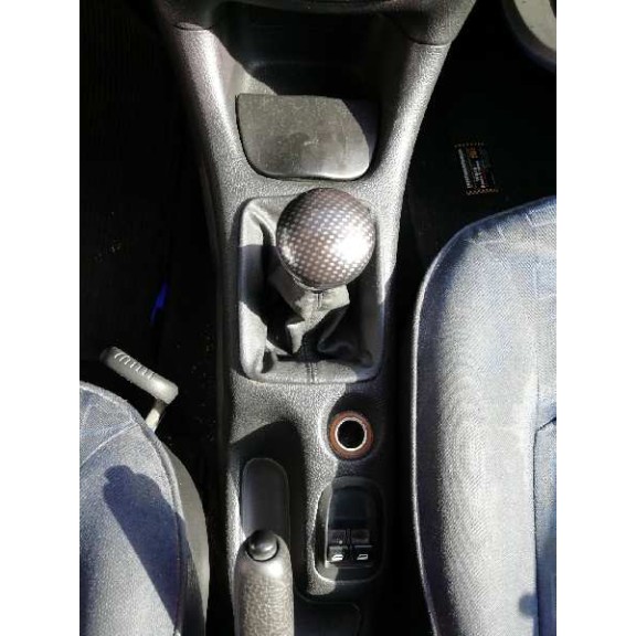 peugeot 206 berlina del año 2002