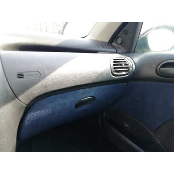 peugeot 206 berlina del año 2002