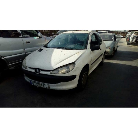 peugeot 206 berlina del año 2000
