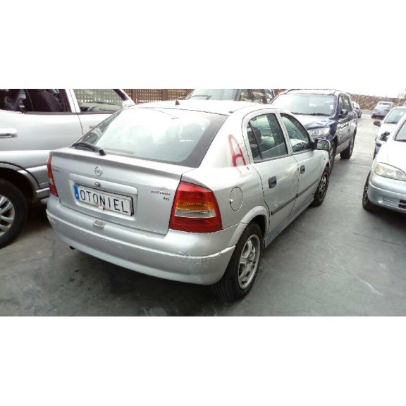 opel astra g berlina del año 2001
