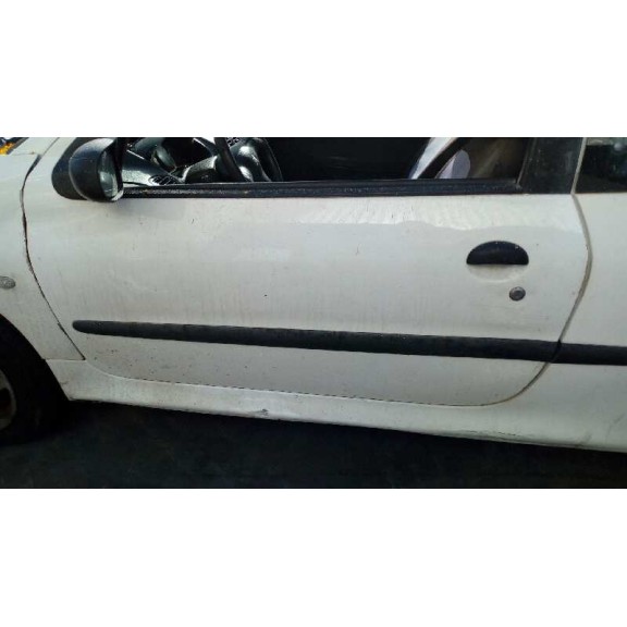 peugeot 206 berlina del año 2000