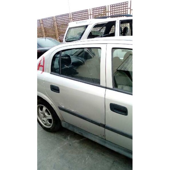 opel astra g berlina del año 2001