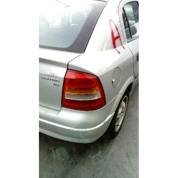 opel astra g berlina del año 2001