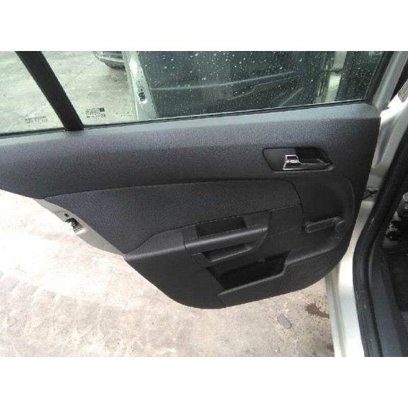 opel astra h berlina del año 2005