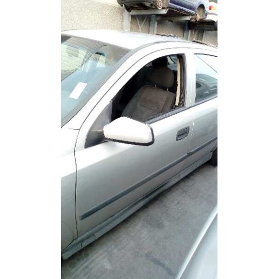 opel astra g berlina del año 2001