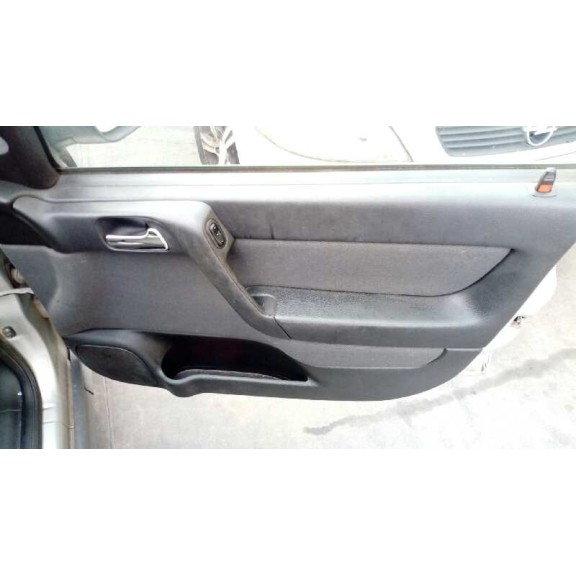 opel astra g berlina del año 2001