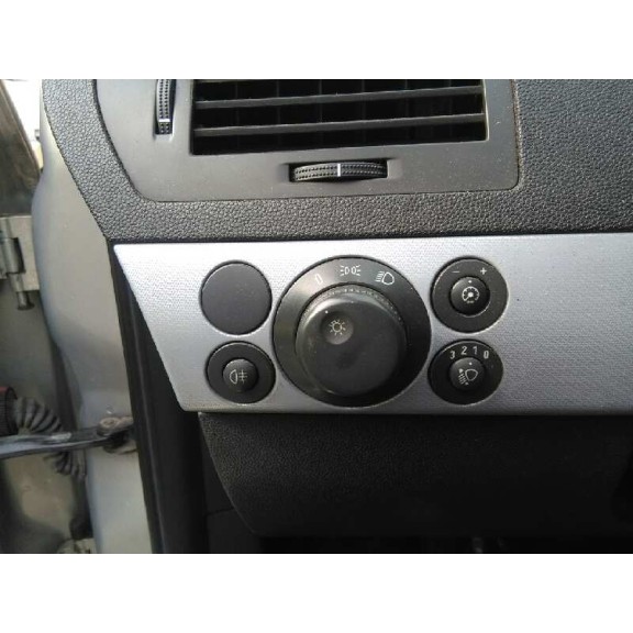 opel astra h berlina del año 2005