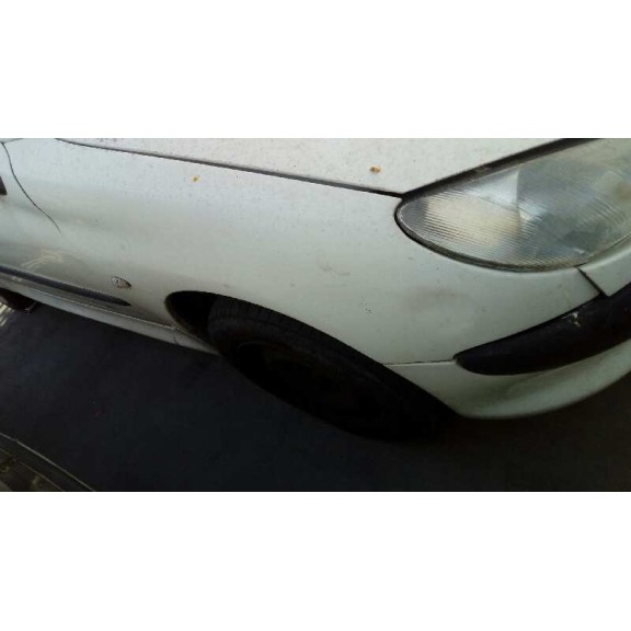 peugeot 206 berlina del año 2000