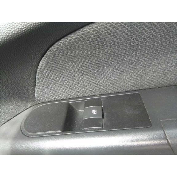 opel astra h berlina del año 2005