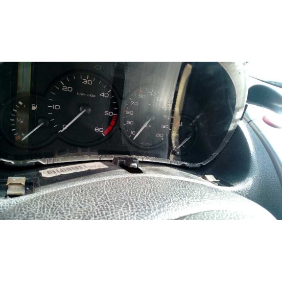 peugeot 206 berlina del año 2000