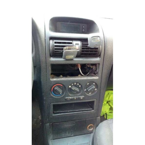 opel astra g berlina del año 2001