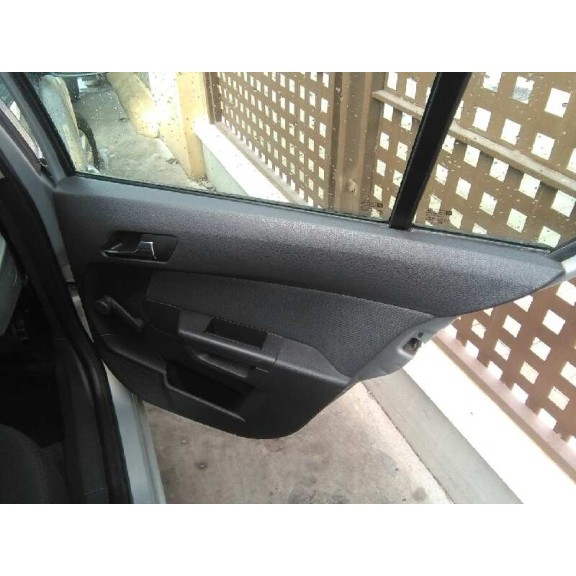 opel astra h berlina del año 2005