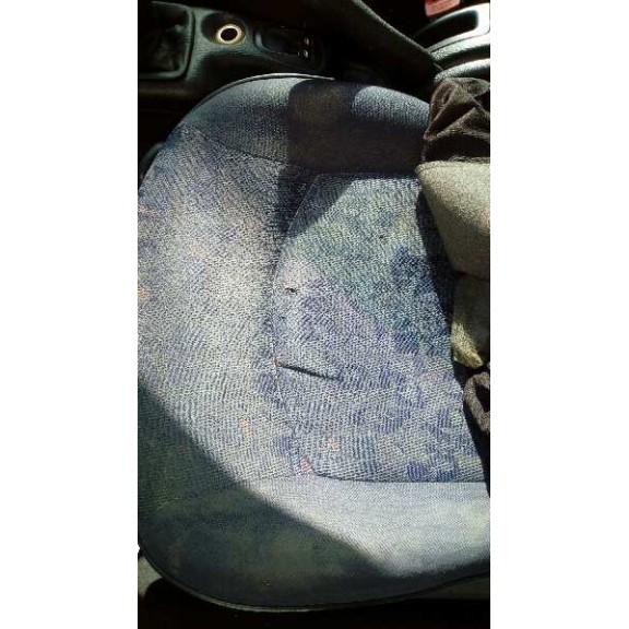 peugeot 206 berlina del año 2000