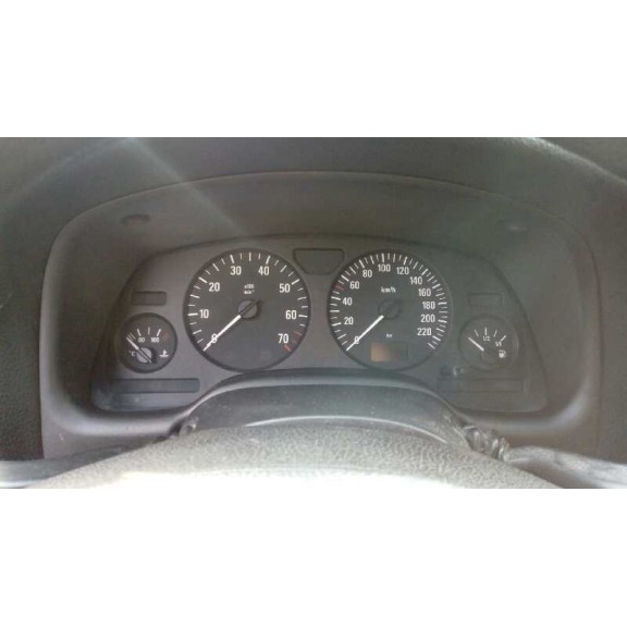 opel astra g berlina del año 2001