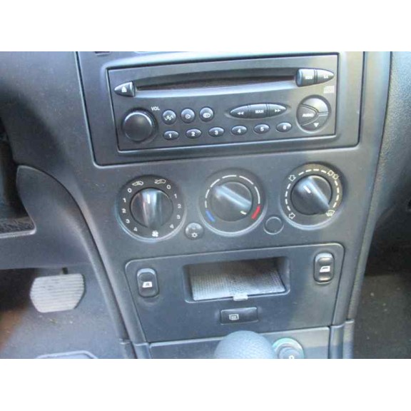 citroën xsara berlina del año 2001