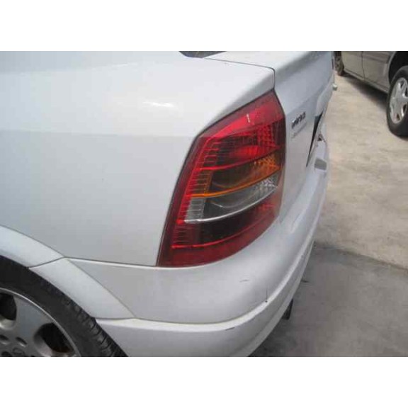 opel astra g berlina del año 2001