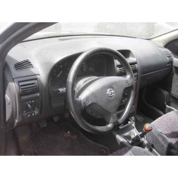 opel astra g berlina del año 2001