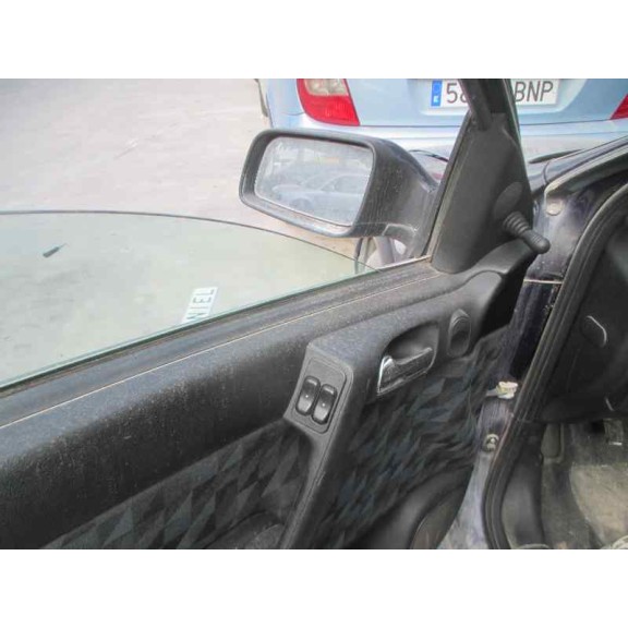 opel astra g berlina del año 2000