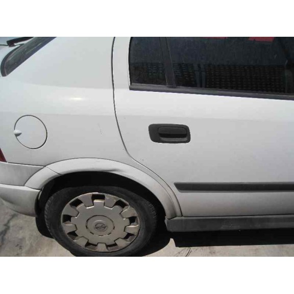 opel astra g berlina del año 2002