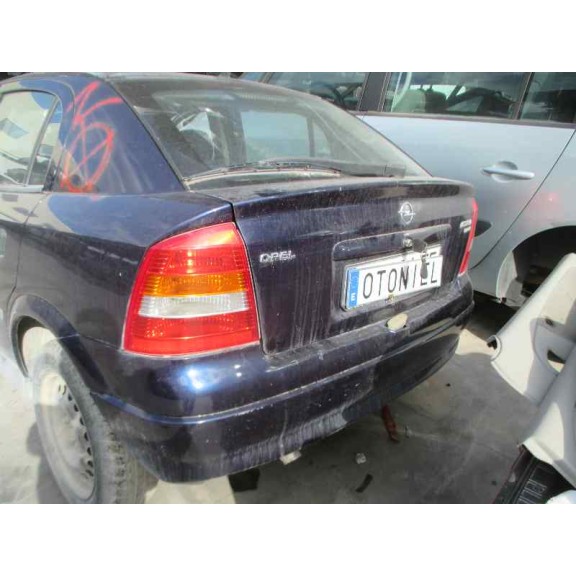 opel astra g berlina del año 2000