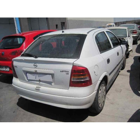 opel astra g berlina del año 2002