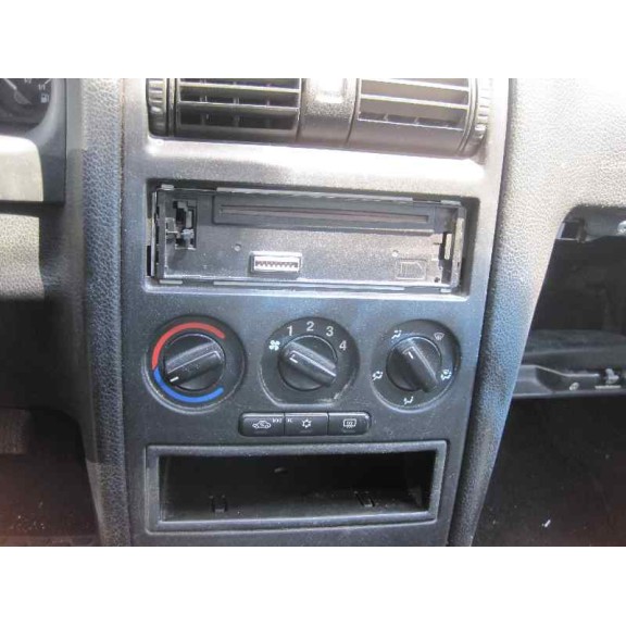 opel astra g berlina del año 2002