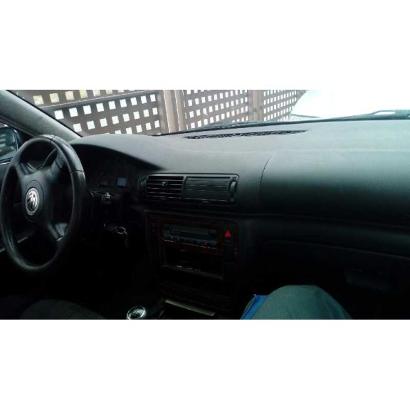 volkswagen passat berlina (3b2) del año 2000