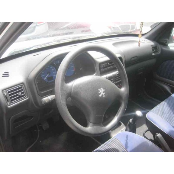 peugeot 106 (s2) del año 2001