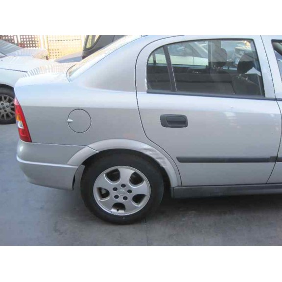 opel astra g berlina del año 2001