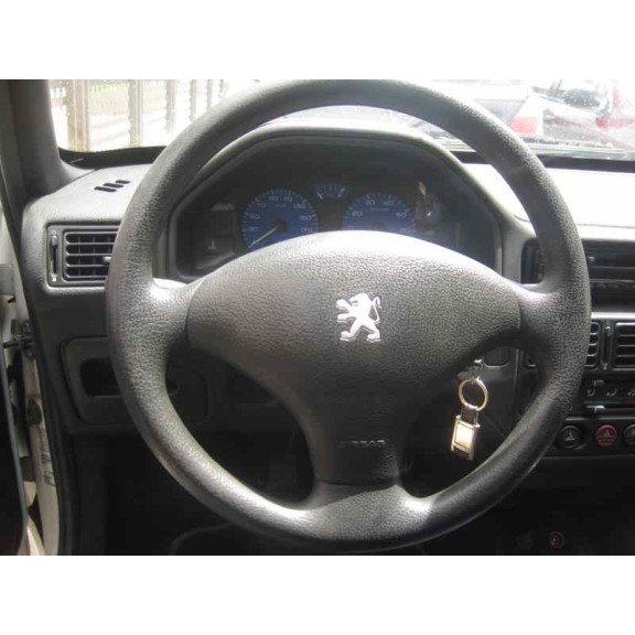 peugeot 106 (s2) del año 2001