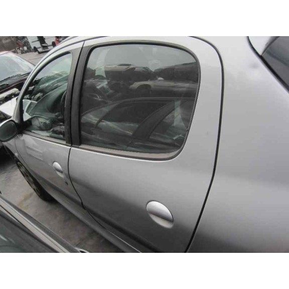 peugeot 206 berlina del año 2004