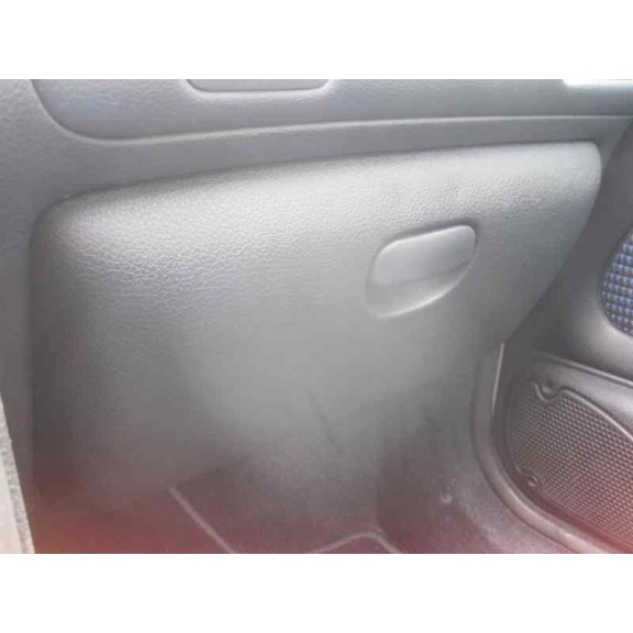 peugeot 106 (s2) del año 2001